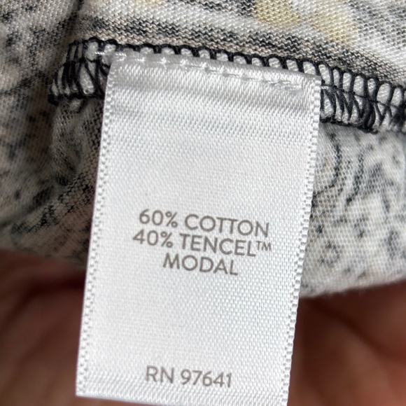 J. Jill Black White Yellow Floral Casual Peasant Relaxed Top Women's Size Medium - Picture 8 of 13